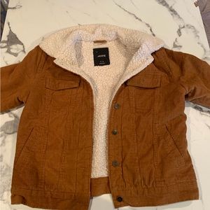 A brown coat from Ardene size medium four pockets